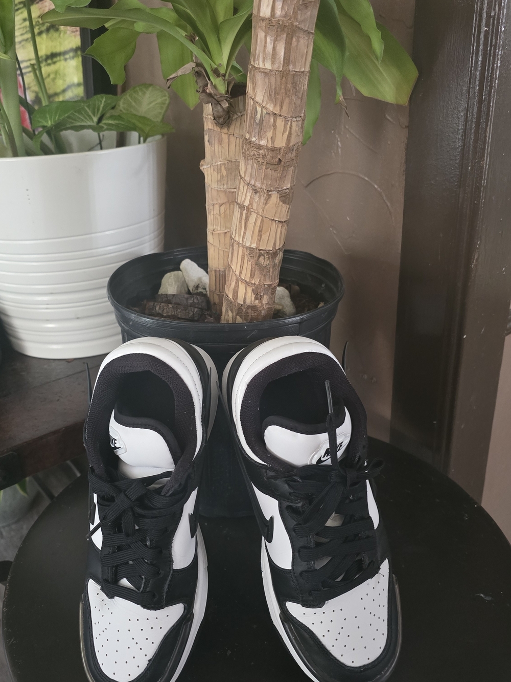 Kids Black and White Low-Top Sneakers - Nike